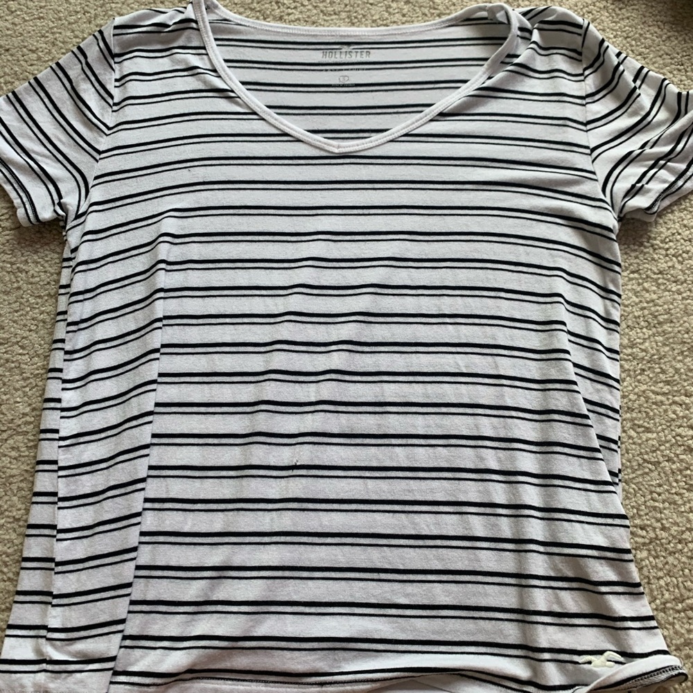 Hollister t-shirt